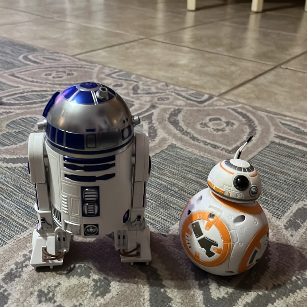 Sphero R2D2 robot and BB8